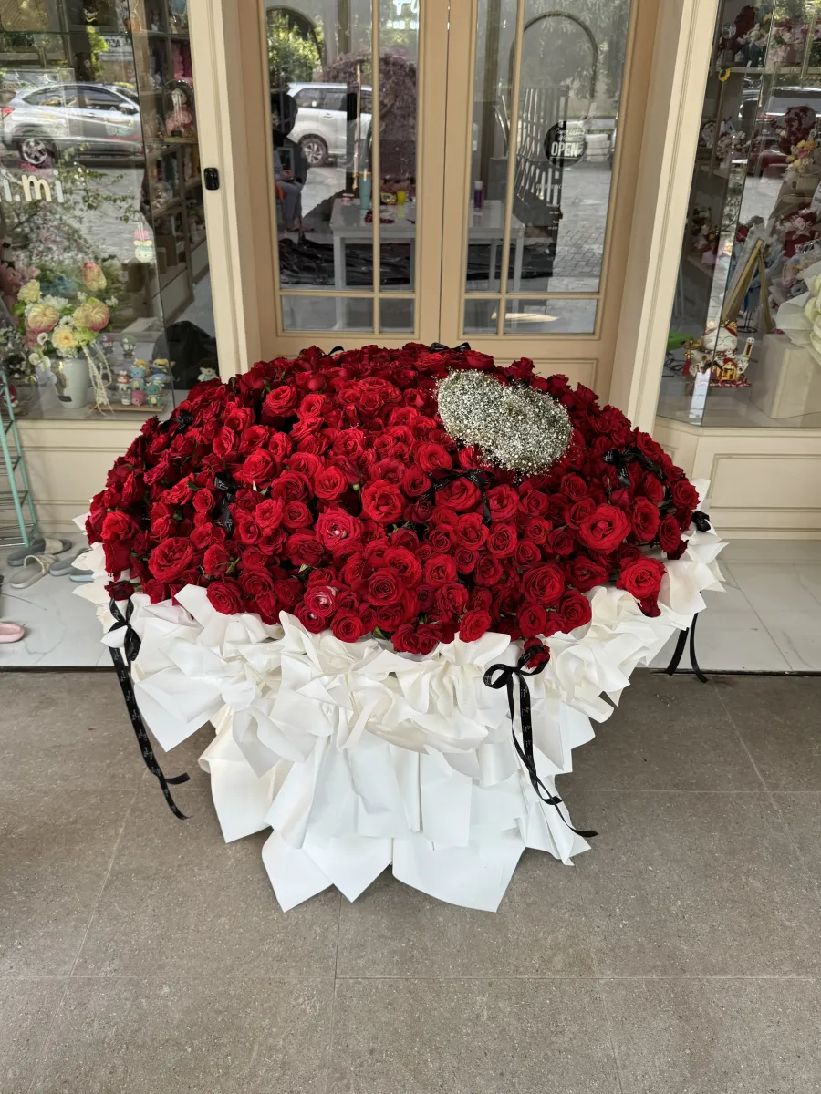 The 1001 Roses | FRESH FLOWER