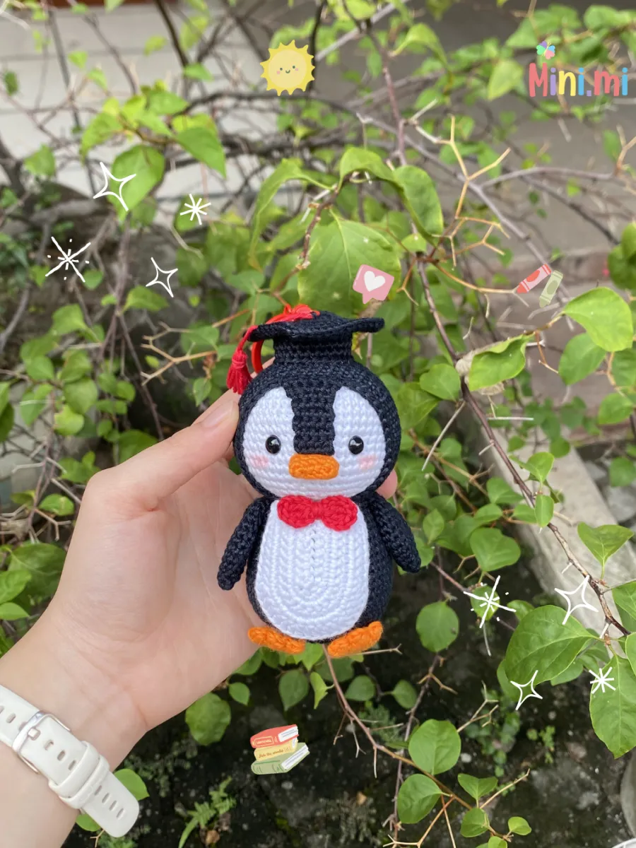 Graduation Penguin | Crochet Dolls